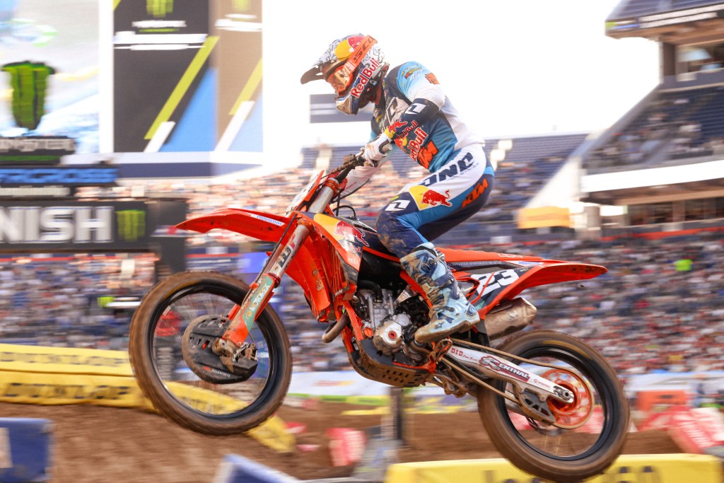 Supercross Denver 2025: Heat Races, LCQs, and the Pulse of the&nbsp;Stadium