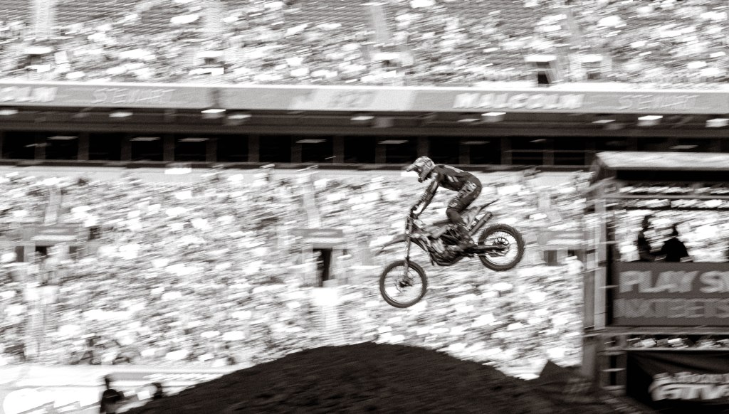 What It’s Like to Shoot Supercross with the Canon RF 100mm f/2.8L Macro (Prime Lens for&nbsp;Action?)