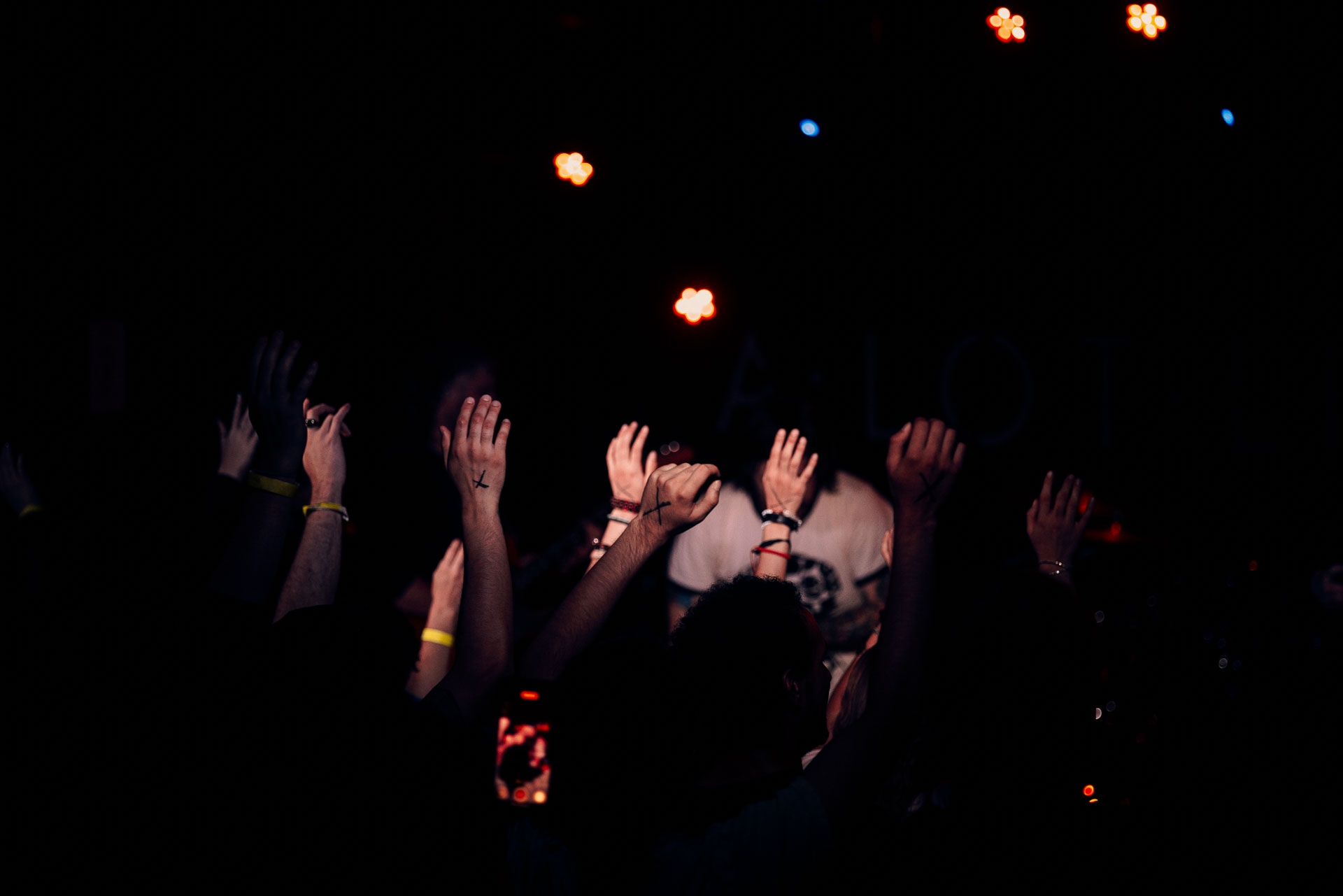Kurt Travis with A lot Like Birds performing with passion to a lively crowd